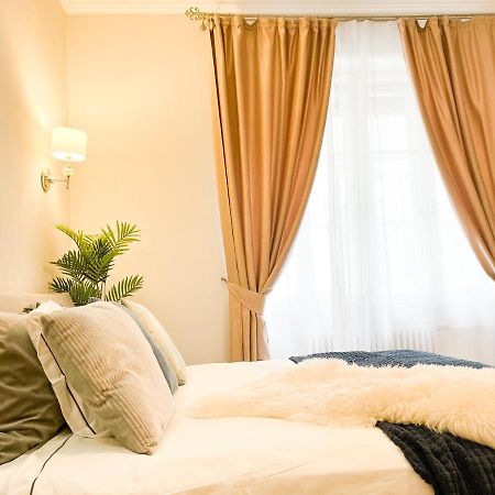 Downtown Deak-Ferris Wheel Luxury Home ブダペスト エクステリア 写真