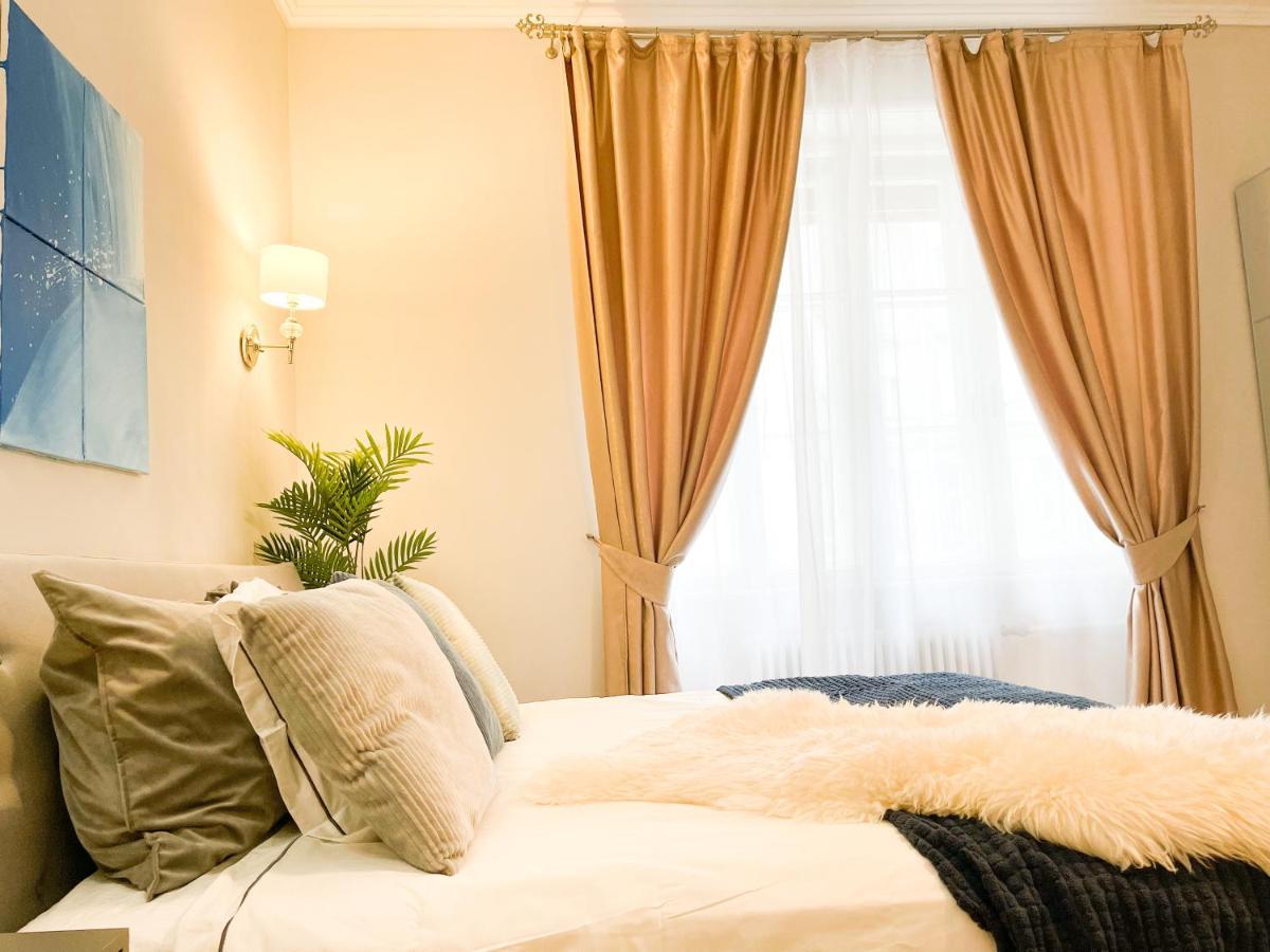Downtown Deak-Ferris Wheel Luxury Home ブダペスト エクステリア 写真
