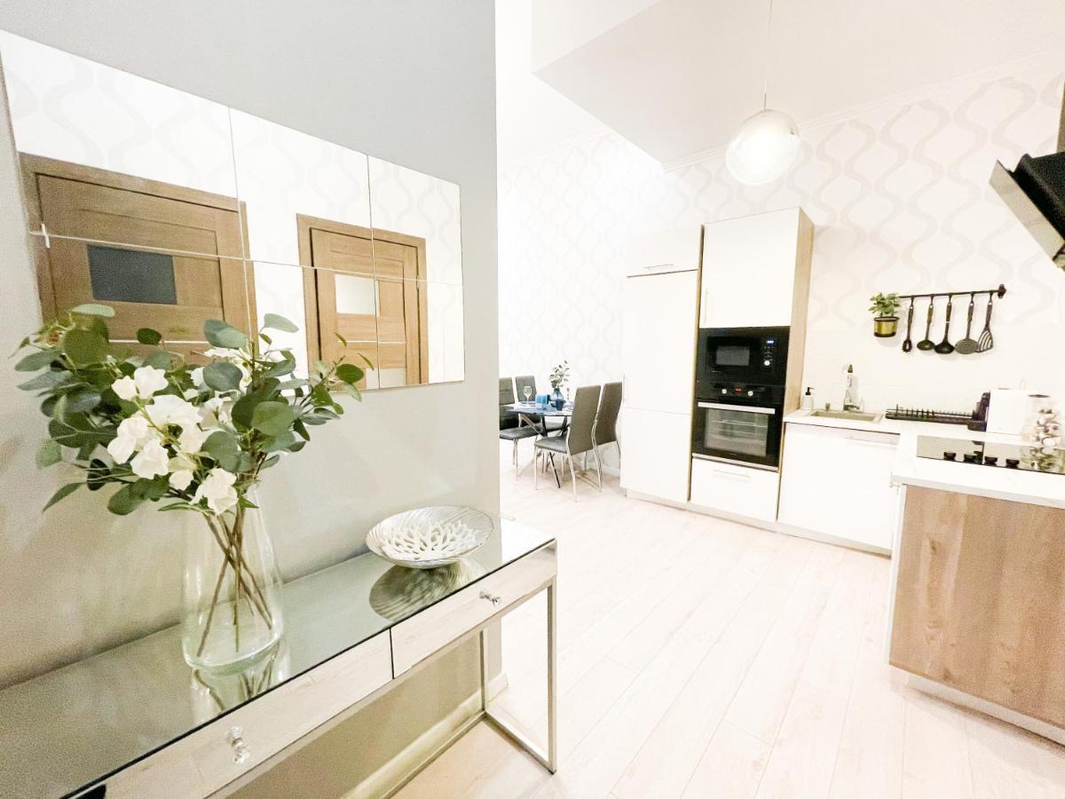 Downtown Deak-Ferris Wheel Luxury Home ブダペスト エクステリア 写真